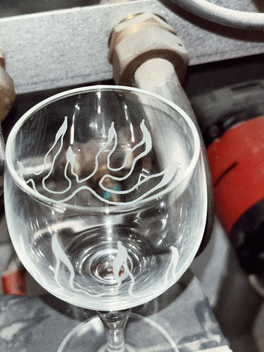 Wine Glass / Traditional Flames